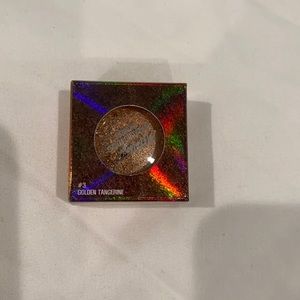 Touch in Sol foil pigment eyeshadow